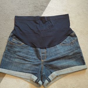 Maternity shorts